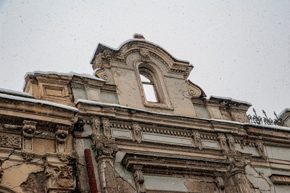 Expert concrete restoration work showing high-quality repair craftsmanship